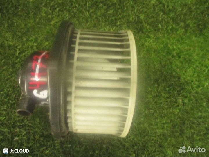 Мотор печки на nissan largo W30 KA24DE