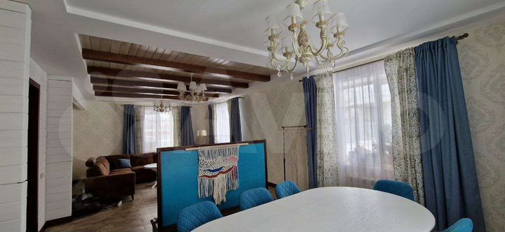 Дом 392 м² на участке 35 сот.