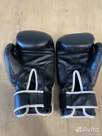 Боксерские перчатки green hill 14 oz