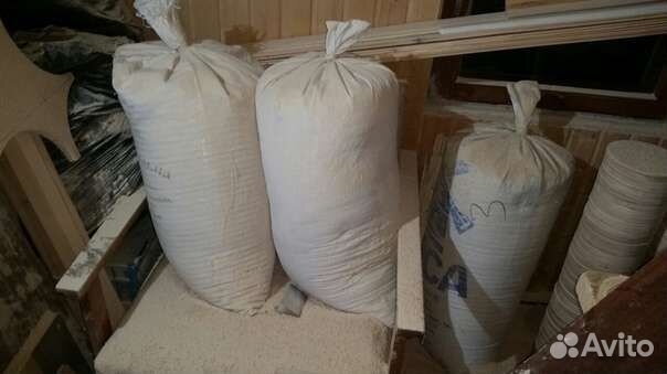 Опилки в мешках