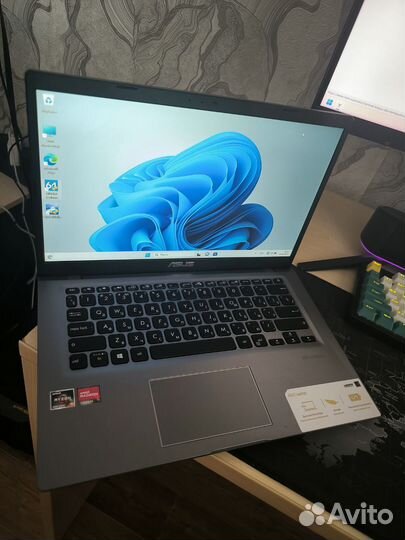 Asus VivoBook 14/Ryzen 5 5500U/Radeon RX Vega 7
