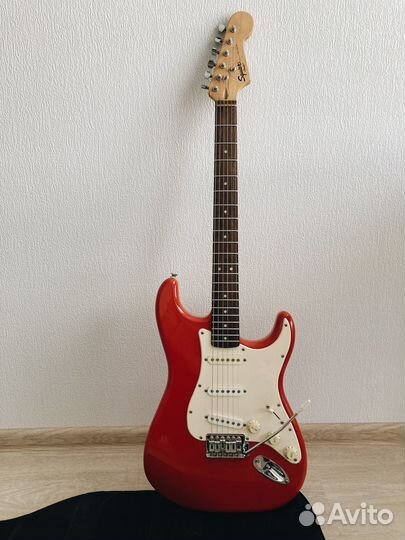 Электрогитара Fender Squier Bullet Strat 2010