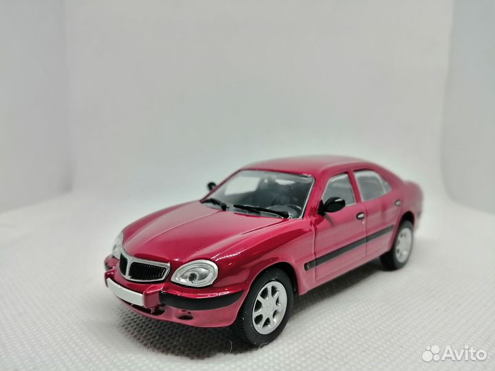 Модель газ-3111 «Волга» Вишнёвая