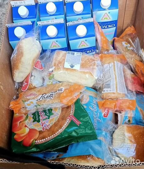 Продукты молочка, творог, мясное, хлеб, торты