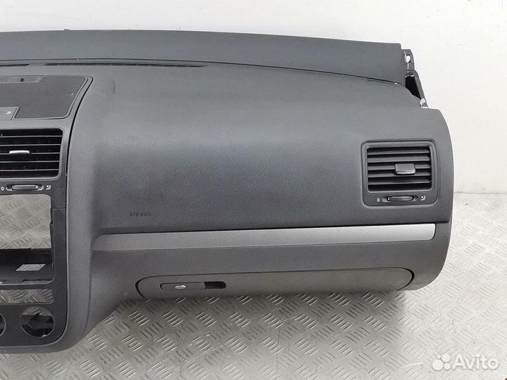 Торпедо (панель передняя) для Volkswagen Golf 5