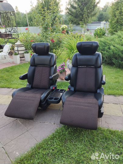 Сидения капитанские с оттоманкой