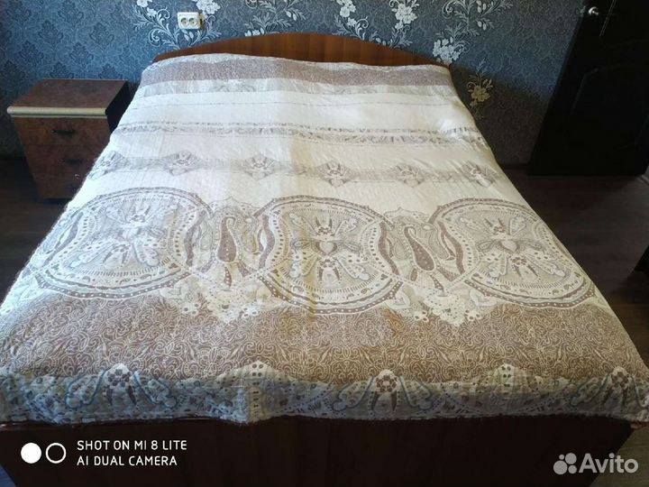 Покрывало шикарные на кровать шикарное 200*180