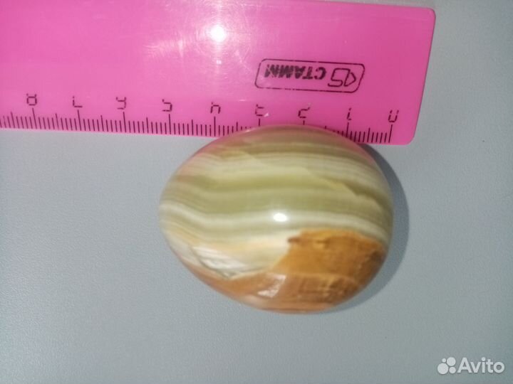 Сувенир яйцо из натурального камня оникс