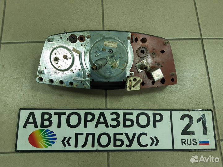 Приборная панель Mersedes-benz W123