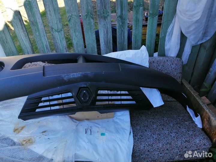 Передний бампер от Рено логан