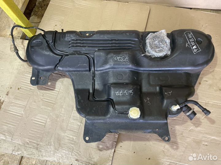 Бензобак бак топливный Рено Флюенс, Меган 3