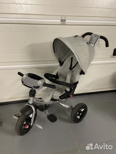 Трехколесный велосипед с ручкой Tech Team Luxury