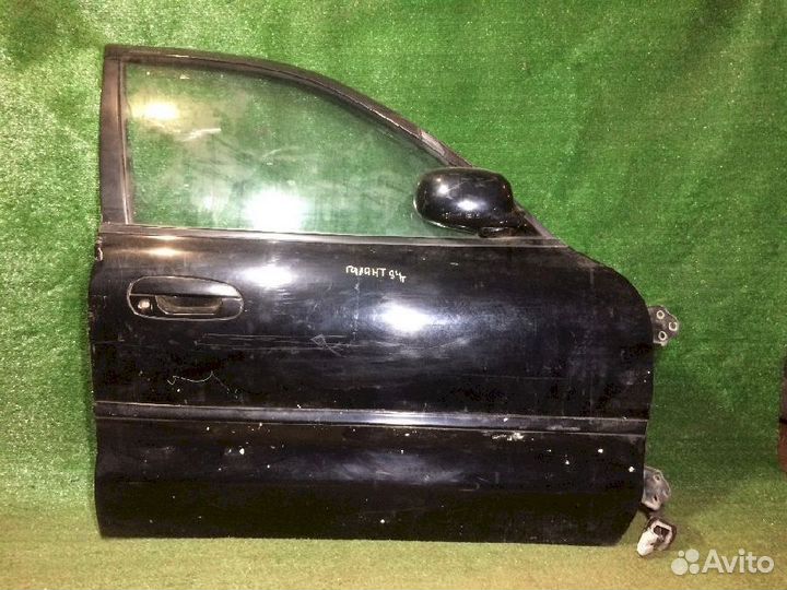 Дверь передняя правая Mitsubishi Galant E55A Черна