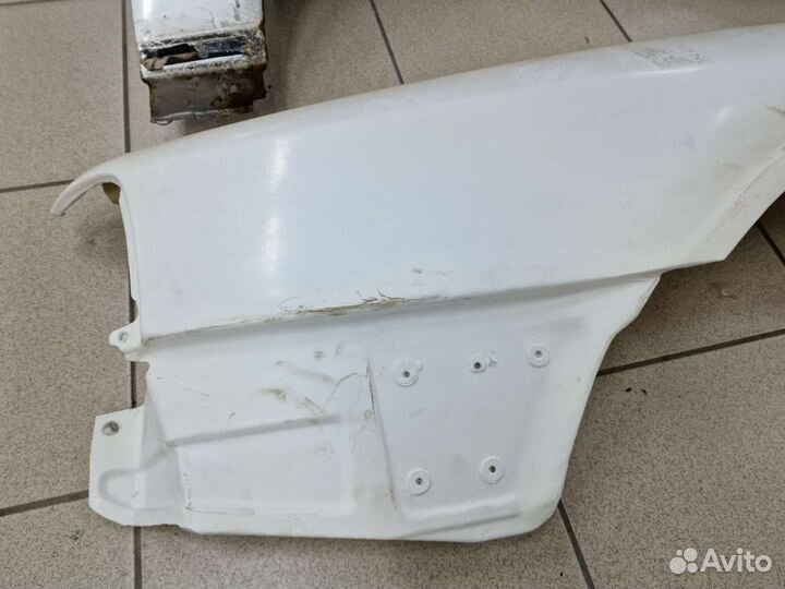 Крылья Левое и Правое Audi 80 B4 (Пластик/Металл)