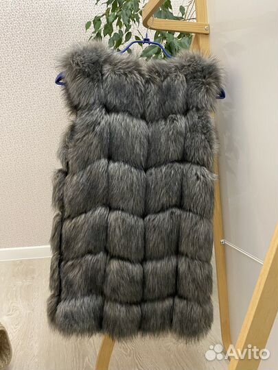 Меховая жилетка