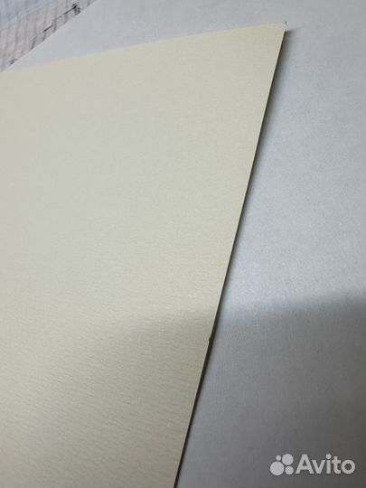 Дизайнерская кремовая фактурная бумага