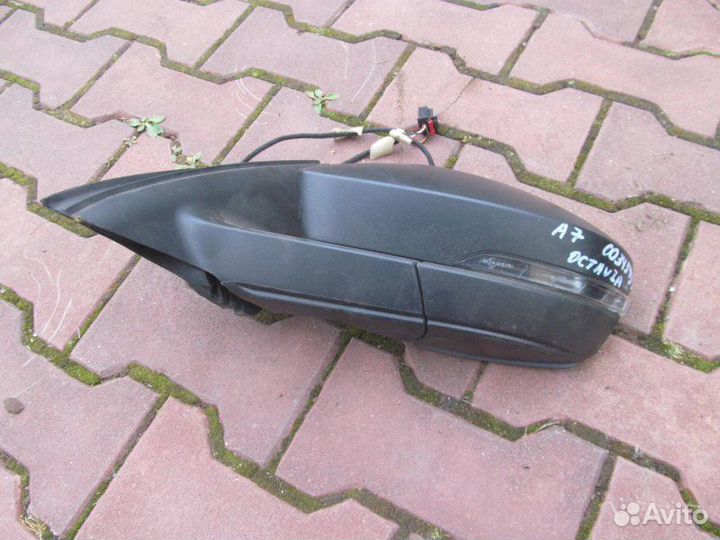 Зеркало левое Skoda Octavia A7 2013