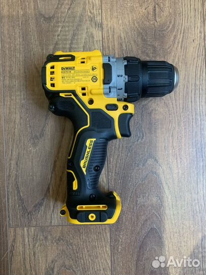 Аккумуляторная дрель шуруповерт Dewalt DCD701M