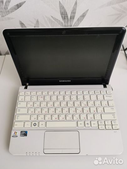 Нетбук Samsung NP-NC110-A02