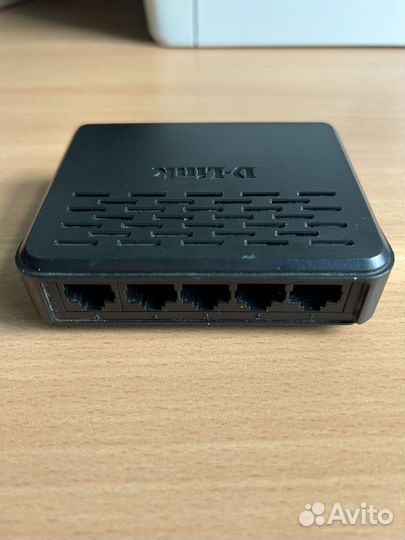 Коммутатор D-Link DES-1005A