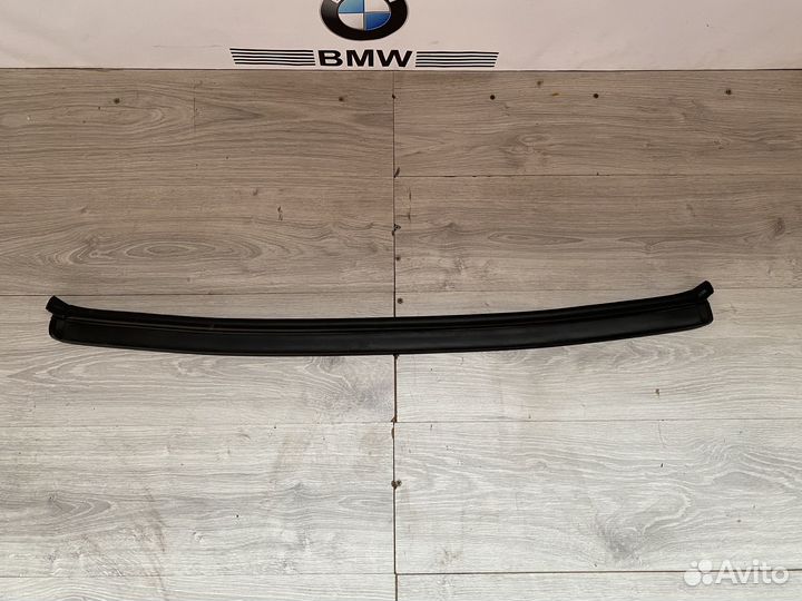 Уплотнитель капота передний BMW F10/F11/F18