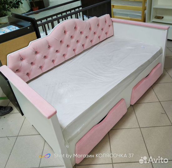 Новая кроватка с мягк спинкой 160*80(выст.образец)