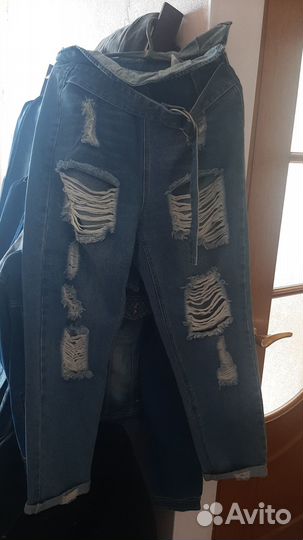 Джинсы новые