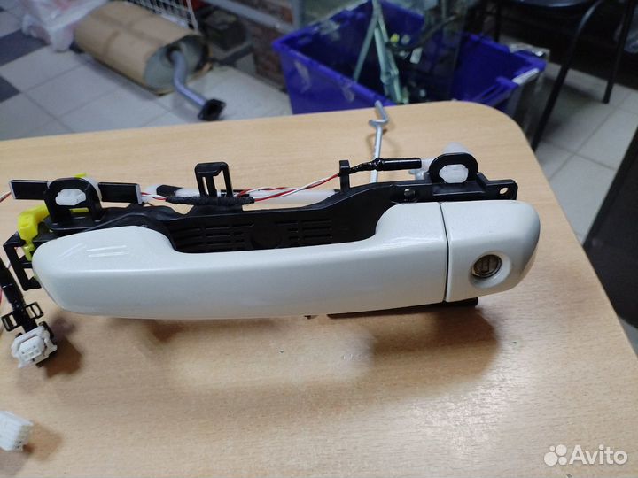 Ручка двери передней наружная правая Land Cruiser