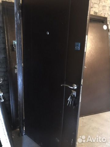 Дверь входная от застройщика металическая б/у бу