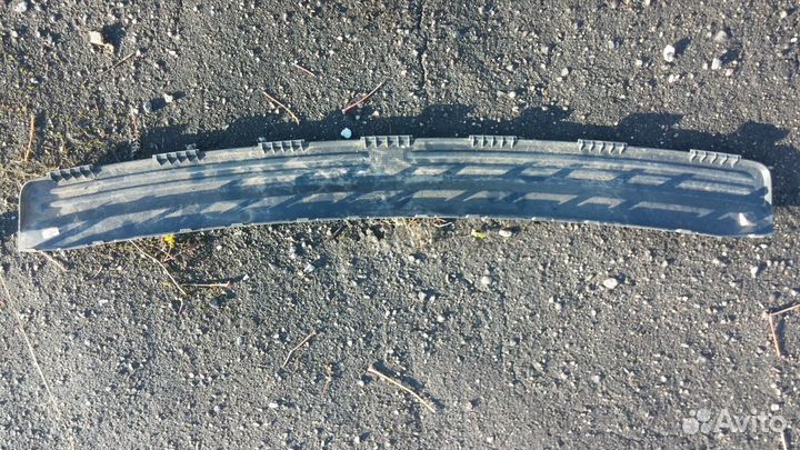 Land Rover Freelander 2 накладка бампера lr005751