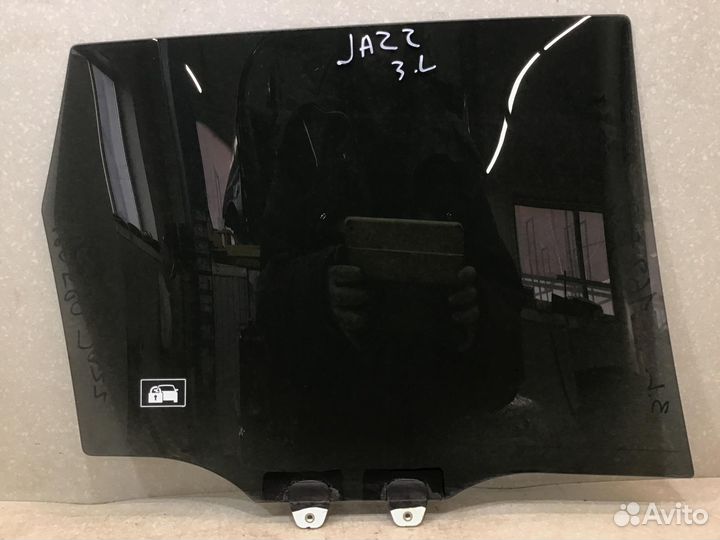 Стекло двери задней левой Honda Jazz 2002-2008
