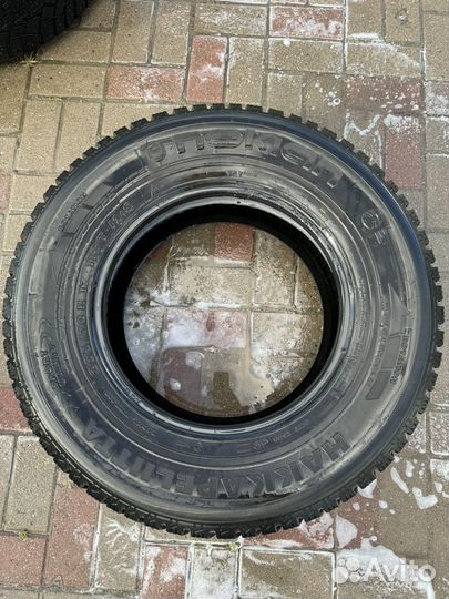 Nokian hakkapeliitta 1 265/70 17
