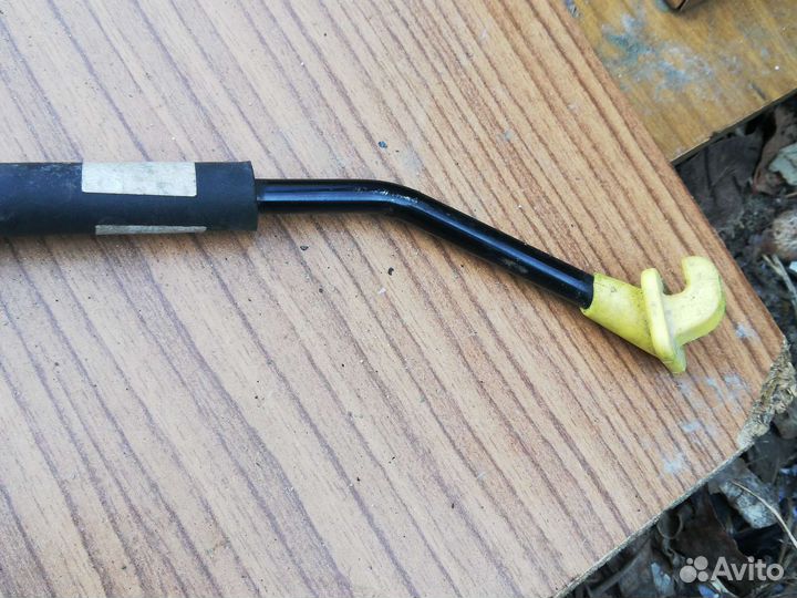 Упор капота Киа Сид 3 CD