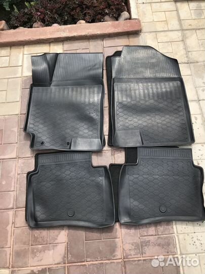 Автомобильные коврики на Хендай-солярис