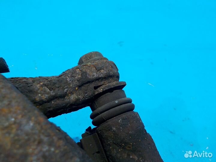 Тормозной суппорт передний левый toyota Avensis (T