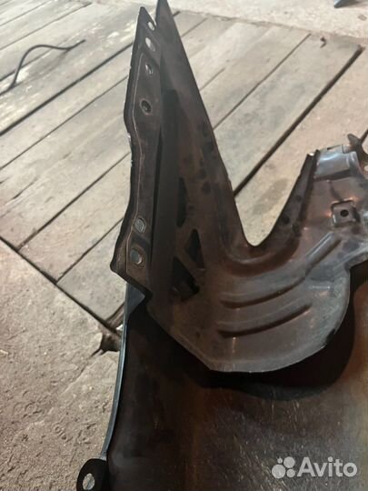 Крыло левое mazda cx-7