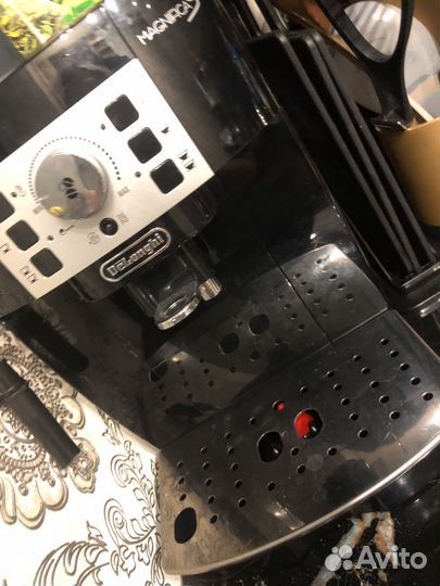 Кофемашина delonghi