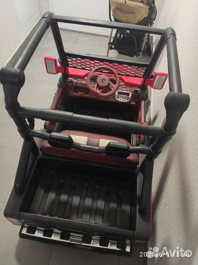 Детский электромобиль