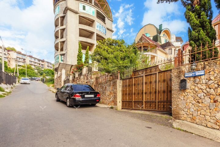 Дом 374,9 м² на участке 3 сот.