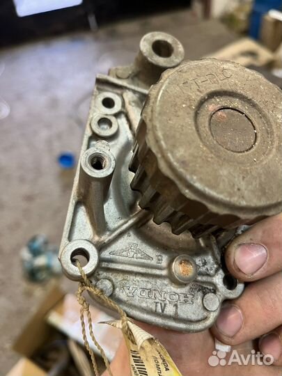 Помпа civic es1