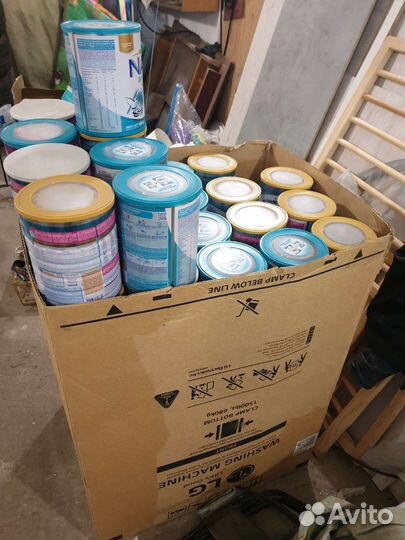 Банки жестяные с пластиковой крышкой