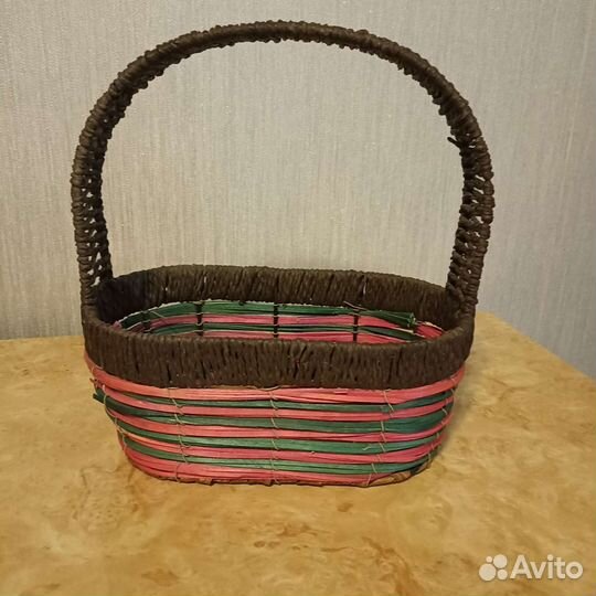 Корзина плетеная для подарков