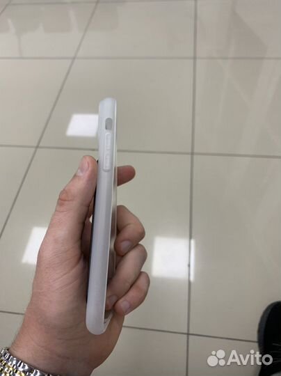 Чехол на iPhone