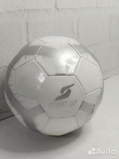 Футбольный мяч
