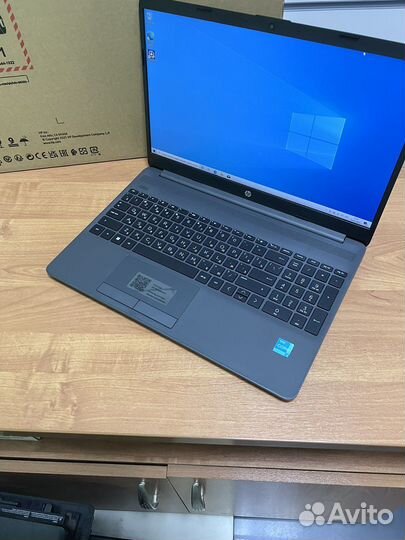 HP 250 G8 (2W8Z5EA)