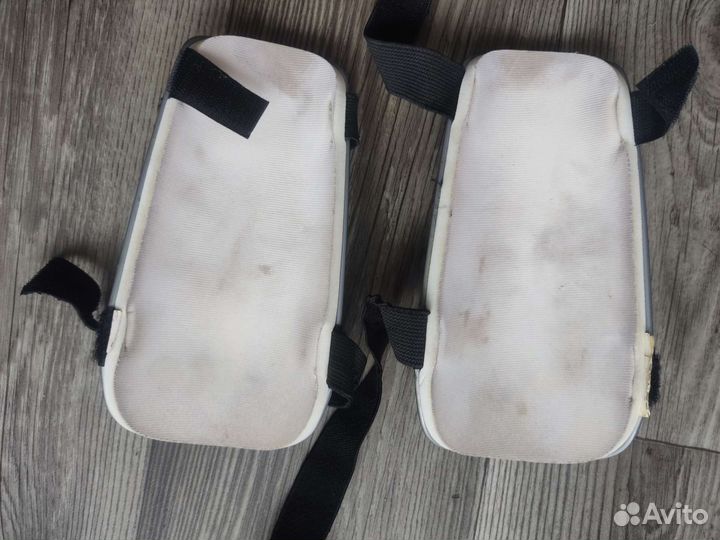 Футбольные щитки