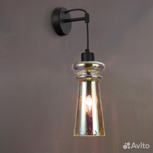 Бра настенный металлический со стеклом модерн