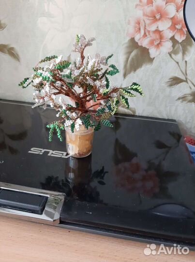 Поделка из бисера Сакура