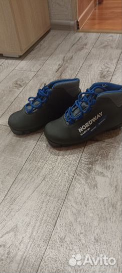 Лыжные ботинки