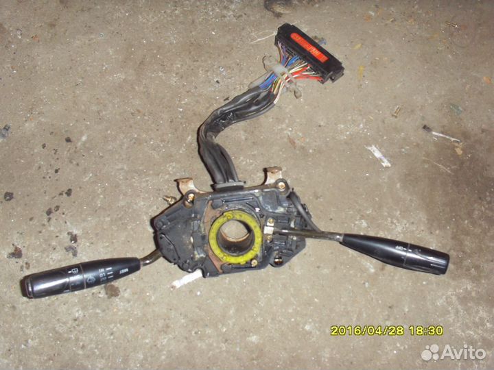 Механизм переключателей подрулевой Тойота Карина Е